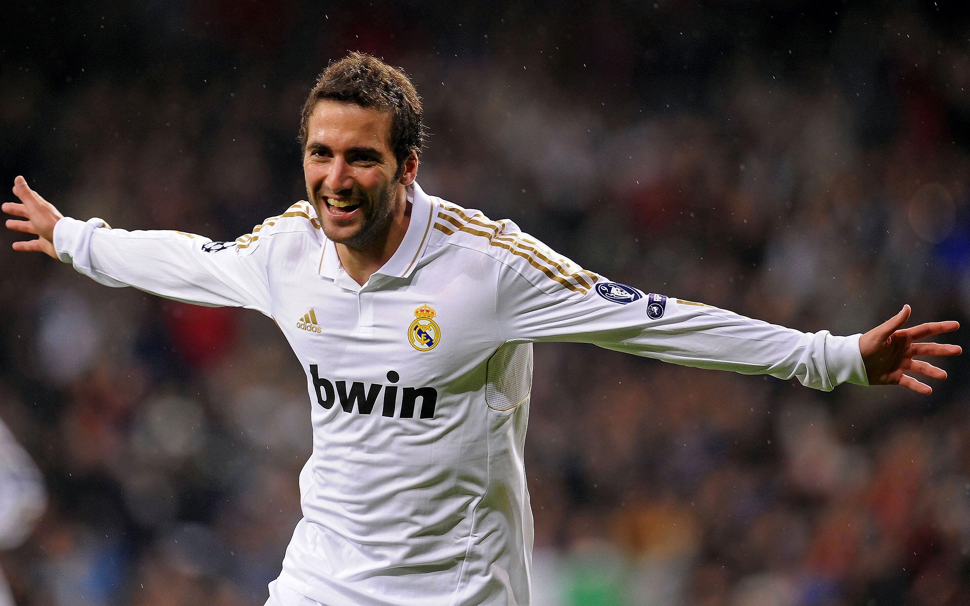 法兰克福客场-大胜沃尔夫斯堡，亨特梅开二度，法兰克福沃尔夫斯堡比赛结果